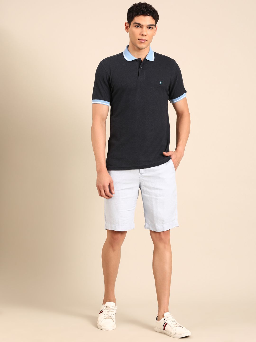 Linen Club Men's Linen Rich Black Solid Contemporary Fit Half Sleeve Polo Neck T-shirts 
