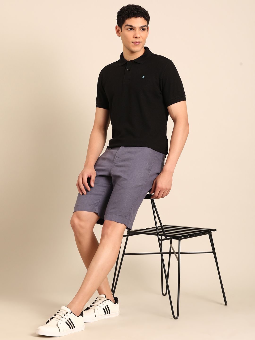Linen Club Men's Linen Rich Black Solid Contemporary Fit Half Sleeve Polo Neck T-shirts 
