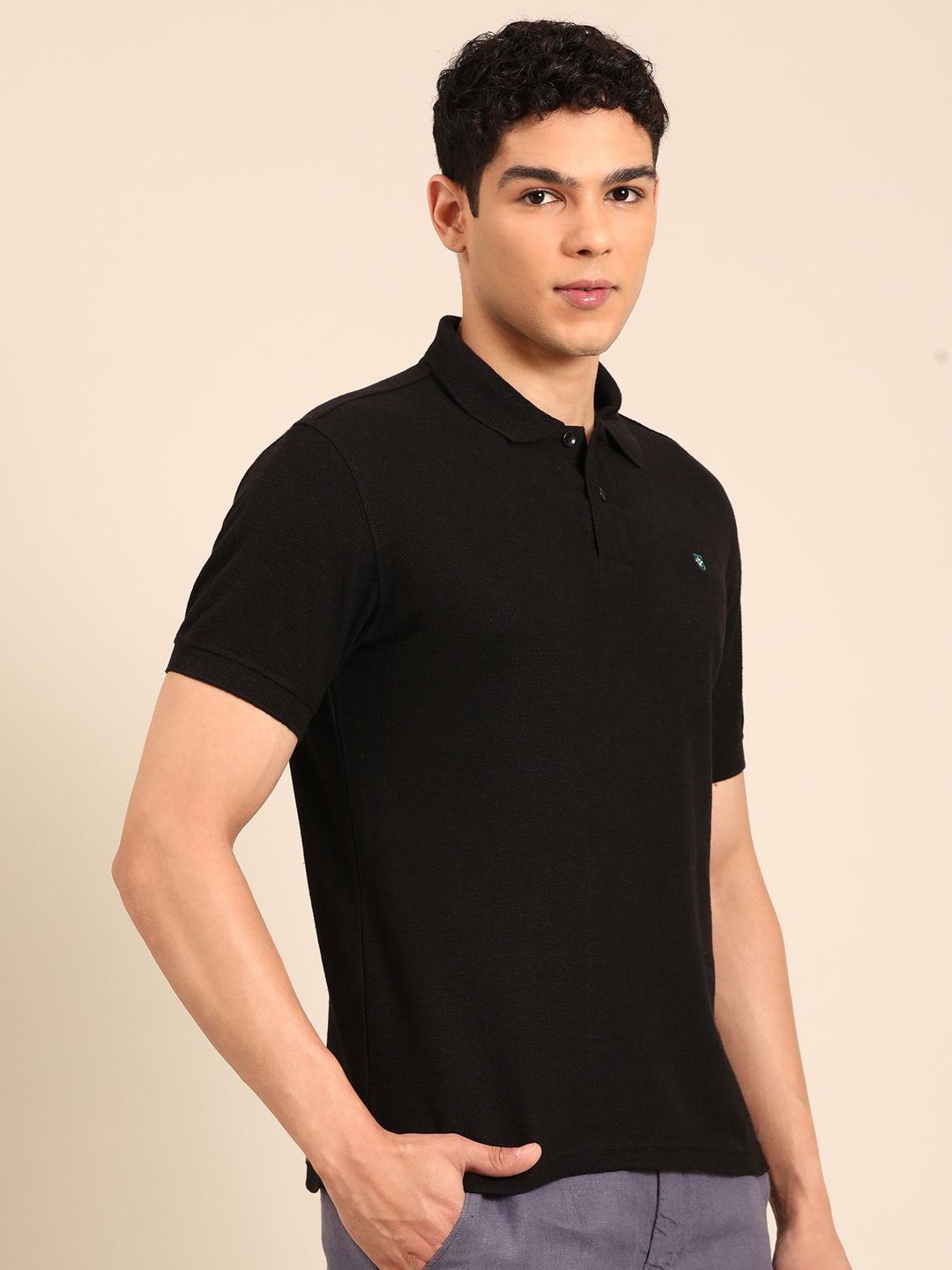 Linen Club Men's Linen Rich Black Solid Contemporary Fit Half Sleeve Polo Neck T-shirts 