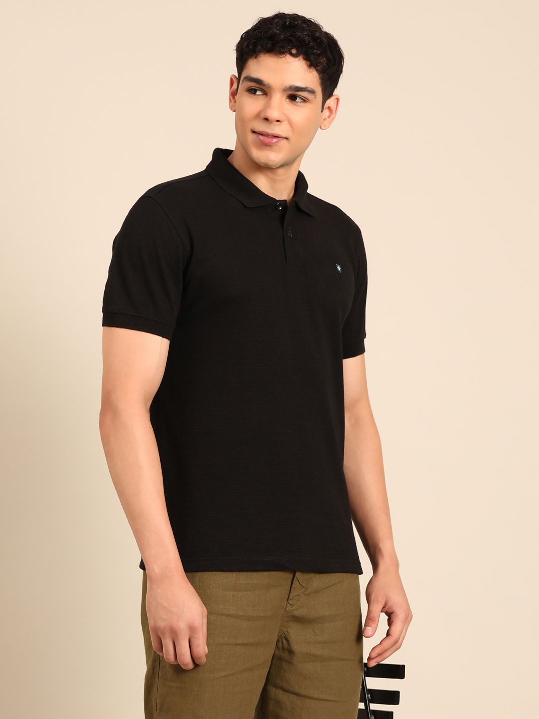 Linen Club Men's Linen Rich Black Solid Contemporary Fit Half Sleeve Polo Neck T-shirts 