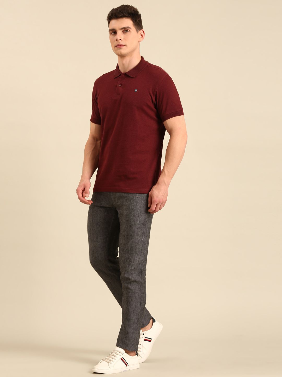 Linen Club Men's Linen Rich Maroon Solid Contemporary Fit Half Sleeve Polo Neck T-shirt