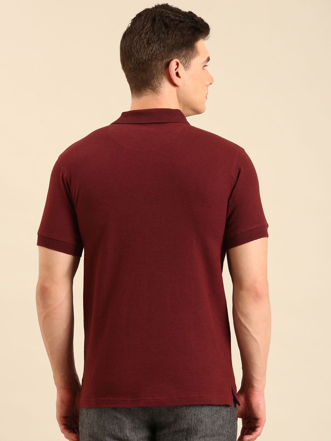 Linen Club Men's Linen Rich Maroon Solid Contemporary Fit Half Sleeve Polo Neck T-shirt