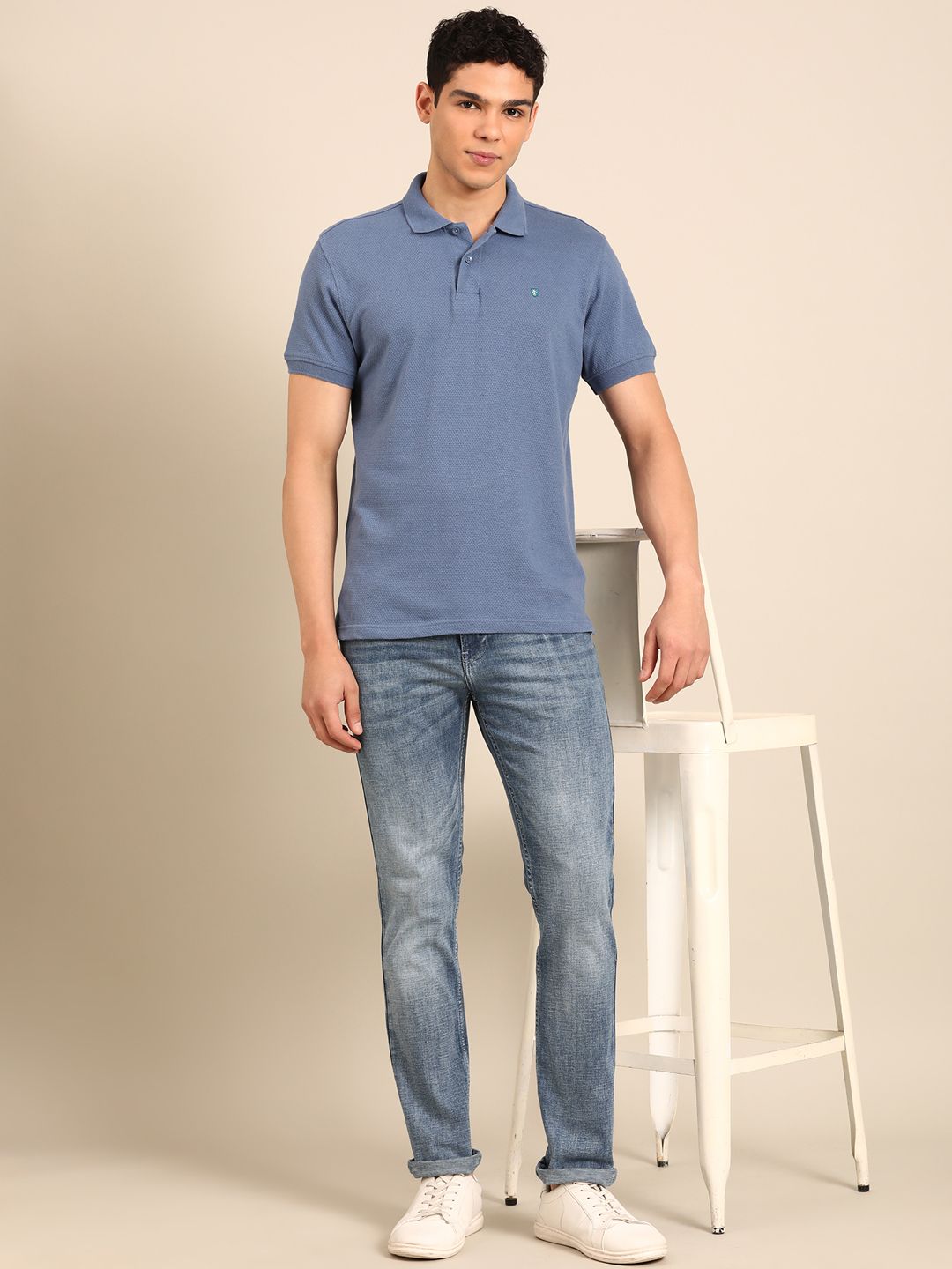 Linen Club Men's Linen Rich Blue Solid Contemporary Fit Half Sleeve Polo Neck T-shirts 