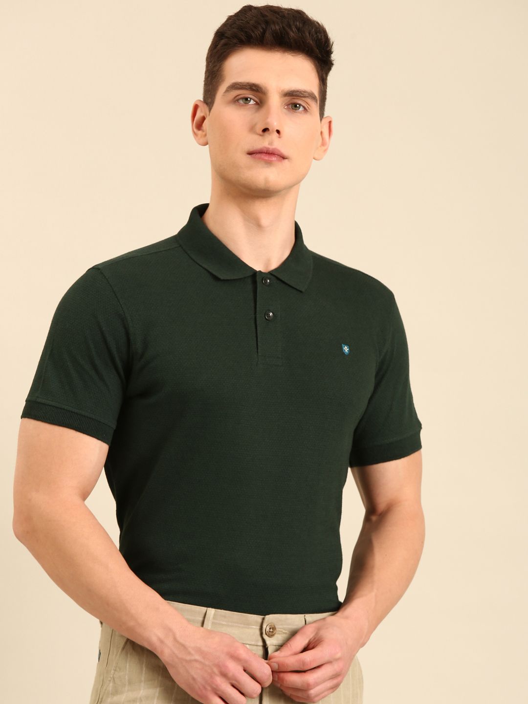Linen Club Men's Linen Rich Green Solid Contemporary Fit Half Sleeve Polo Neck T-shirt