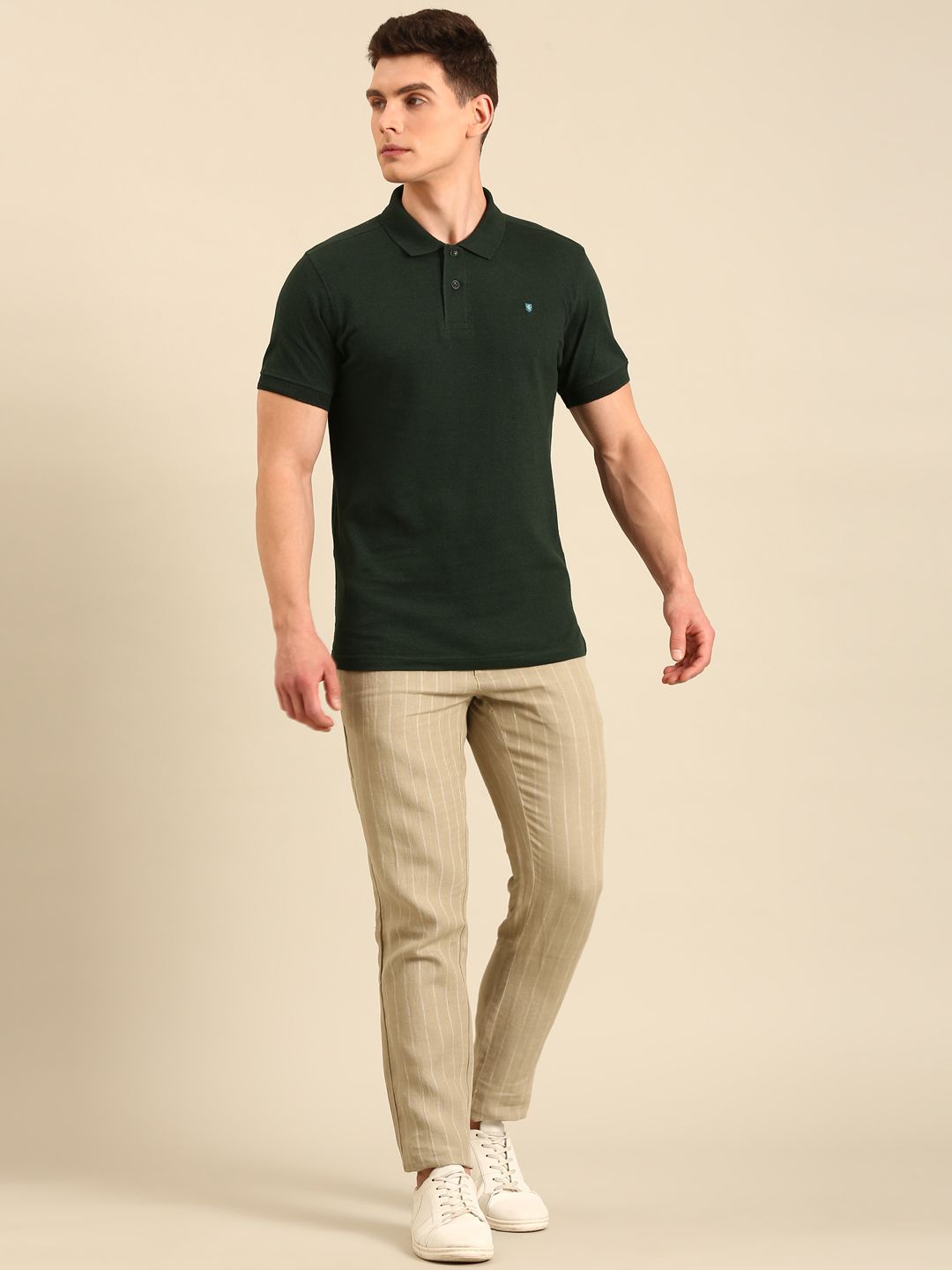 Linen Club Men's Linen Rich Green Solid Contemporary Fit Half Sleeve Polo Neck T-shirt