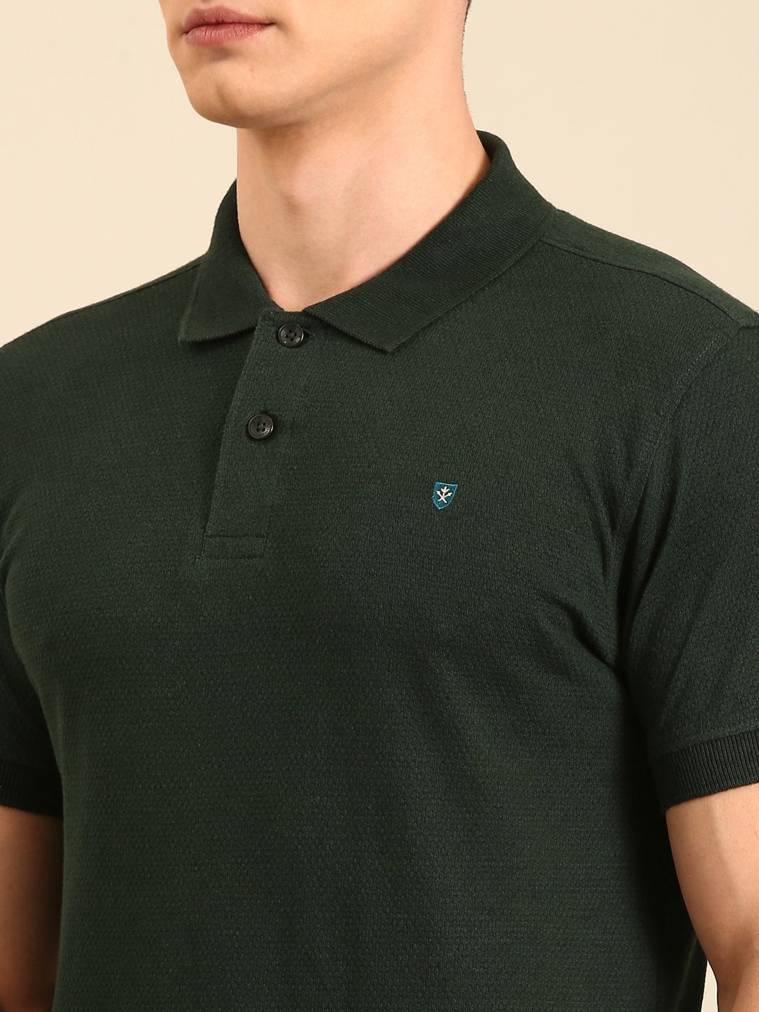Linen Club Men's Linen Rich Green Solid Contemporary Fit Half Sleeve Polo Neck T-shirt