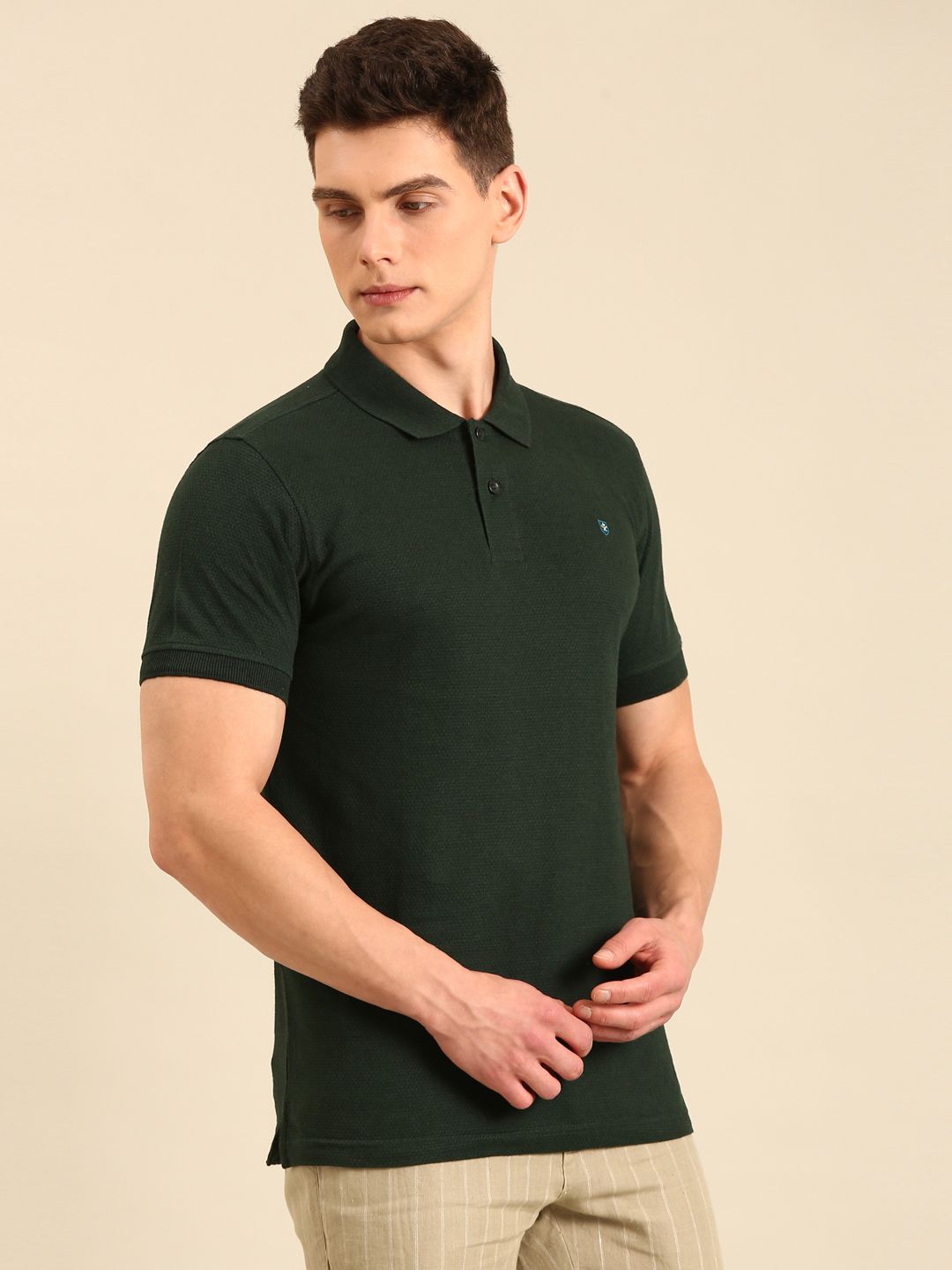Linen Club Men's Linen Rich Green Solid Contemporary Fit Half Sleeve Polo Neck T-shirt
