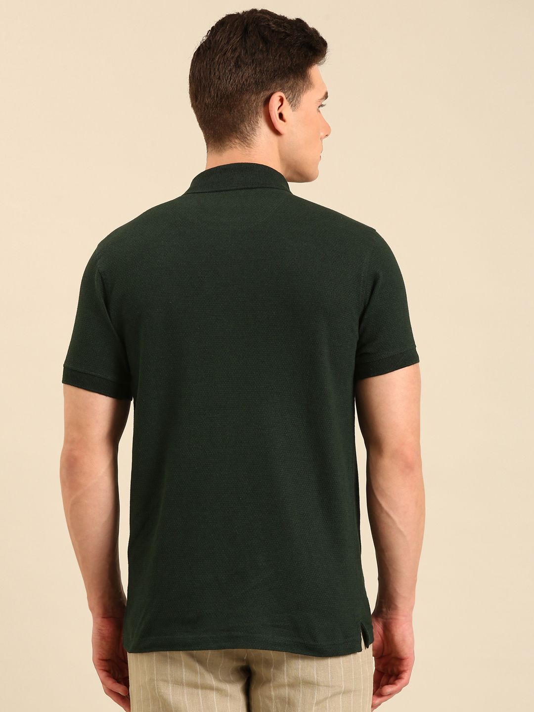 Linen Club Men's Linen Rich Green Solid Contemporary Fit Half Sleeve Polo Neck T-shirt