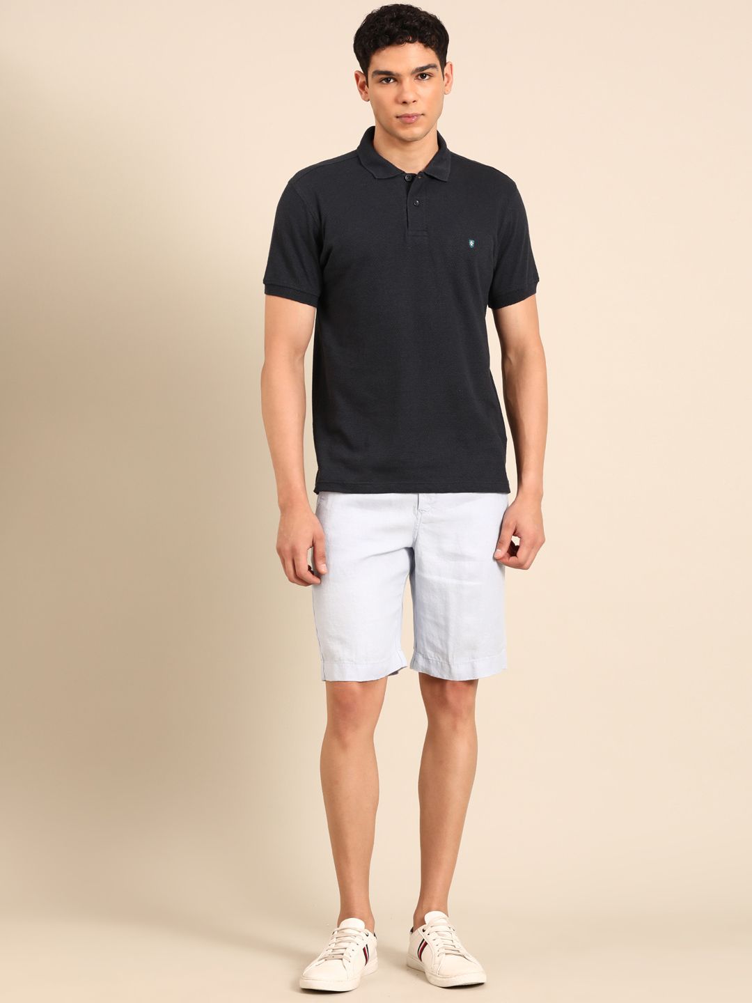 Linen Club Men's Linen Rich Black Solid Contemporary Fit Half Sleeve Polo Neck T-shirts 