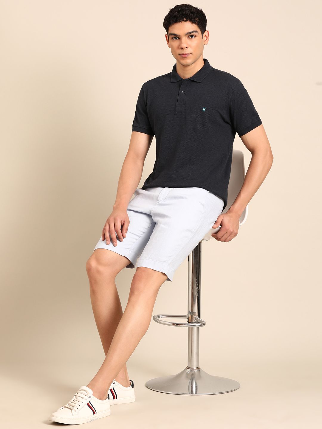 Linen Club Men's Linen Rich Black Solid Contemporary Fit Half Sleeve Polo Neck T-shirts 