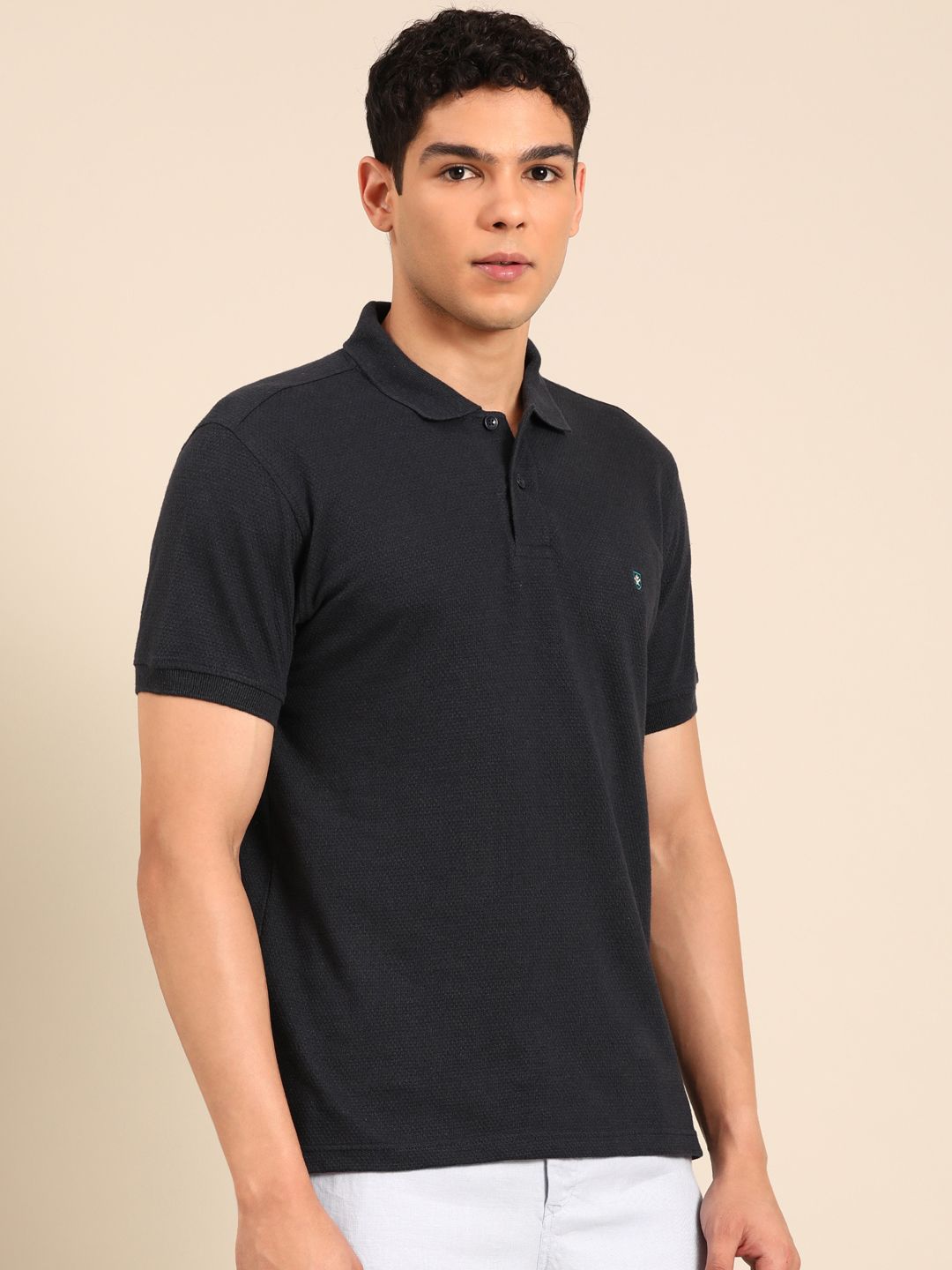Linen Club Men's Linen Rich Black Solid Contemporary Fit Half Sleeve Polo Neck T-shirts 