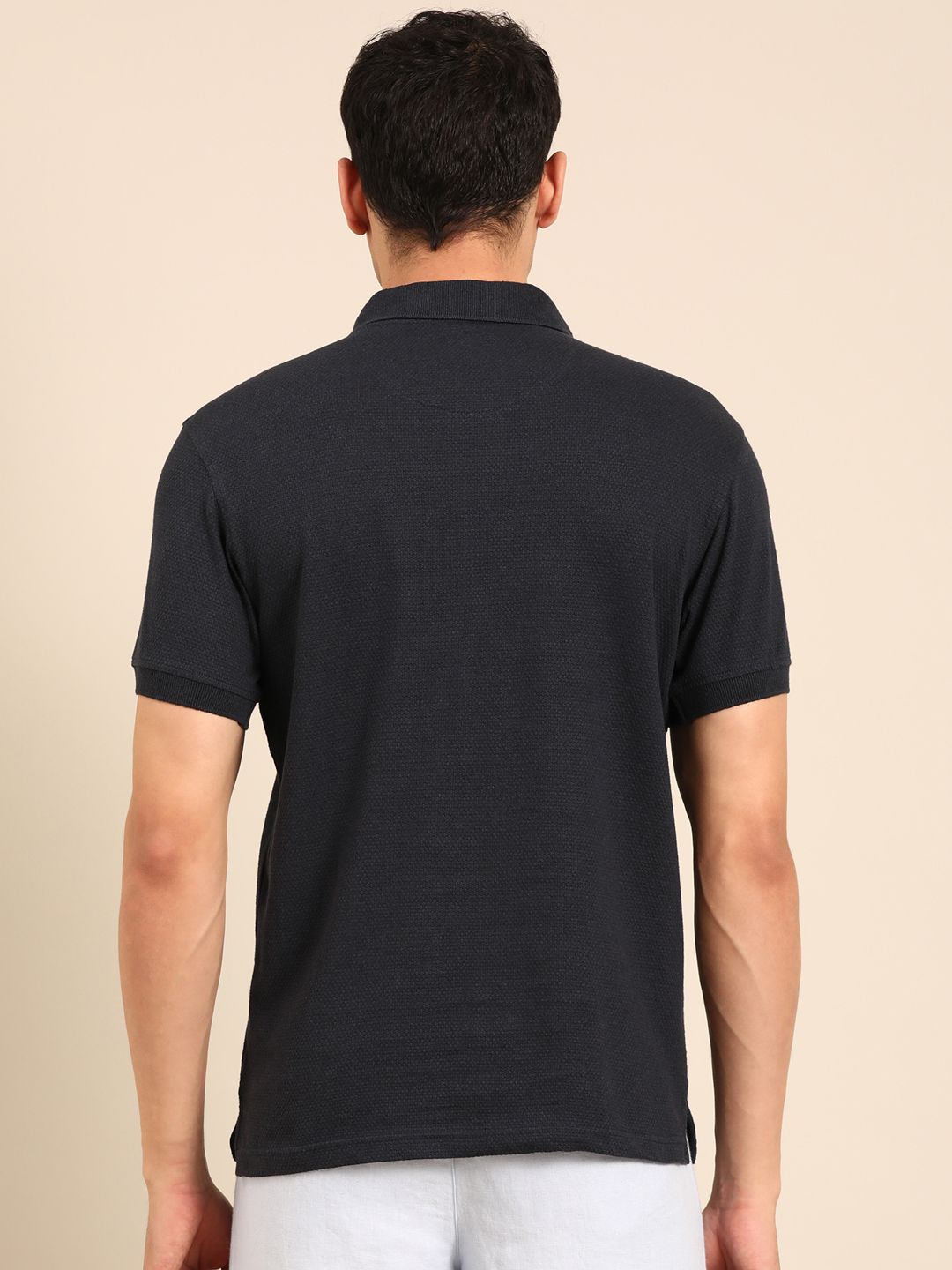 Linen Club Men's Linen Rich Black Solid Contemporary Fit Half Sleeve Polo Neck T-shirts 