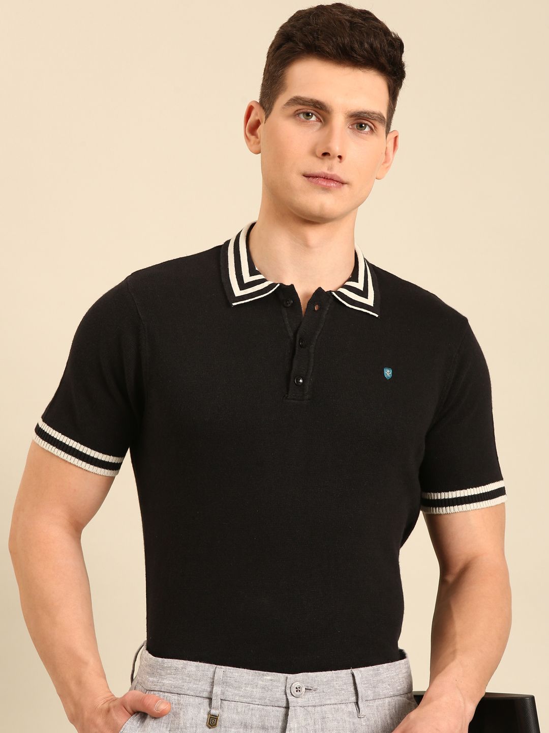 Linen Club Men's Linen Rich Black Solid Contemporary Fit Half Sleeve Polo Neck T-shirt