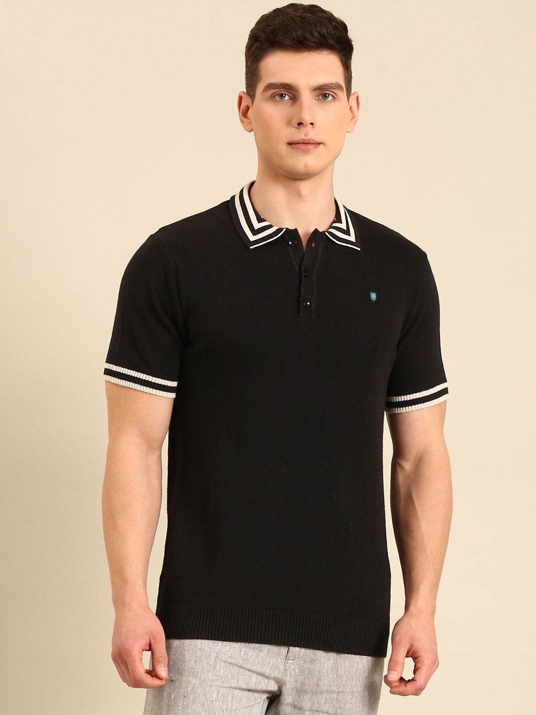 Linen Club Men's Linen Rich Black Solid Contemporary Fit Half Sleeve Polo Neck T-shirt