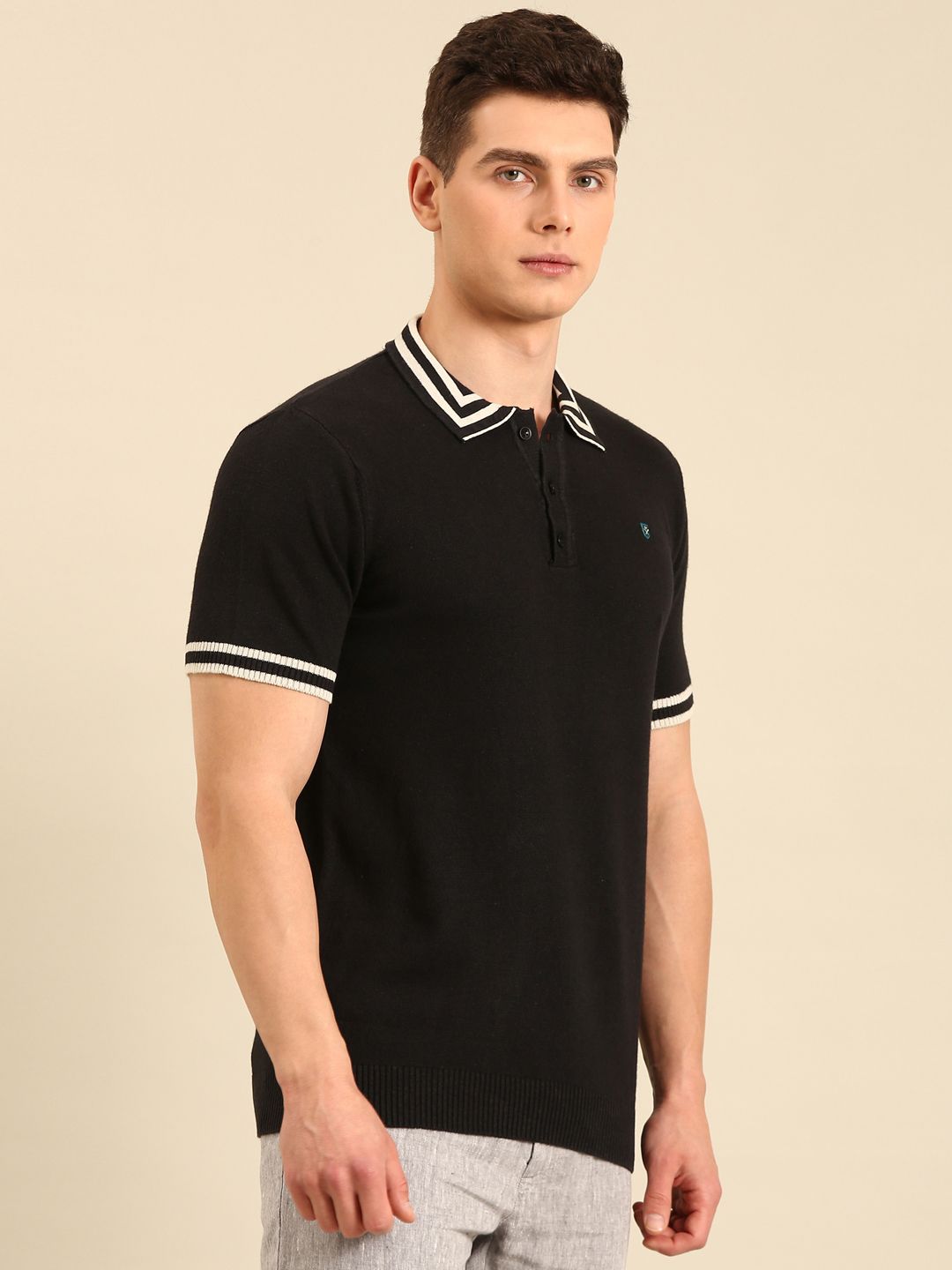 Linen Club Men's Linen Rich Black Solid Contemporary Fit Half Sleeve Polo Neck T-shirt