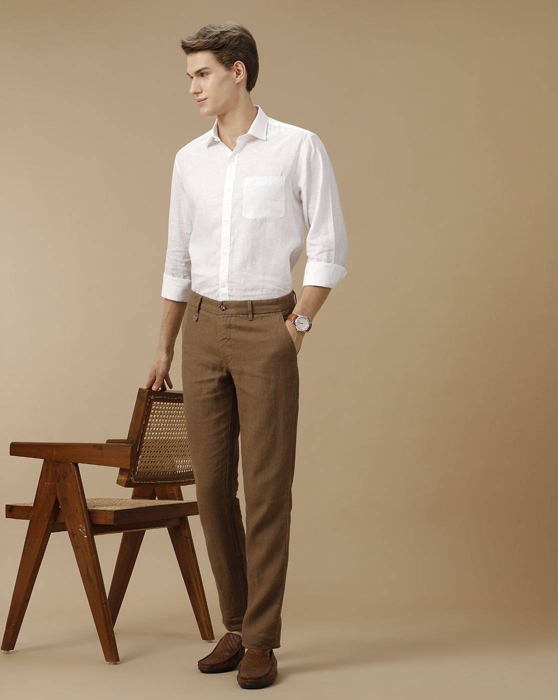 Mens Linen Brown Solid Contemporary Fit Casual Trousers
