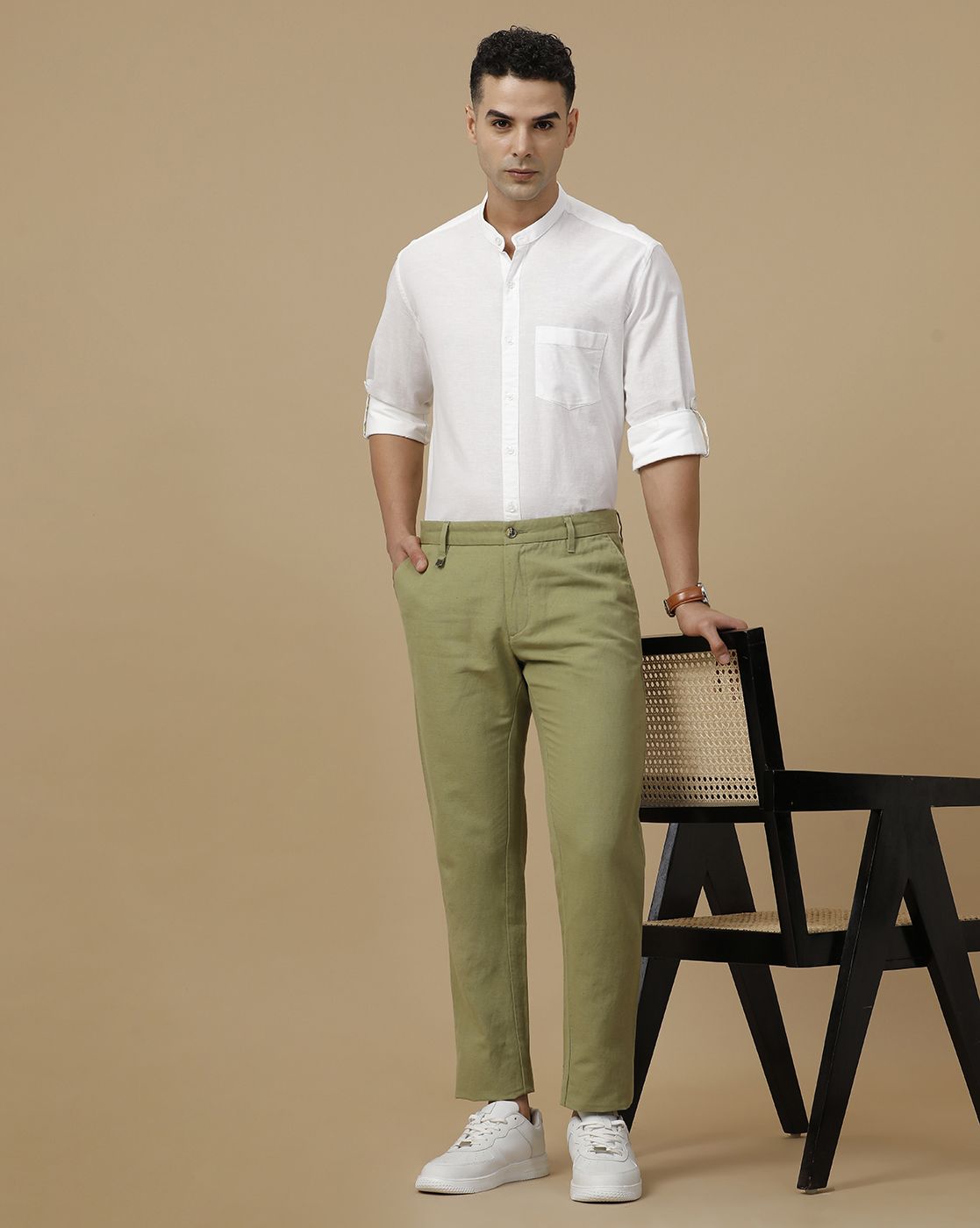 Linen Club Men's Linen Green Solid Contemporary Fit Casual Trouser