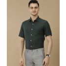 Men's Pure Linen Green Solid Contemporary Fit Half Sleeve Casual Shirt