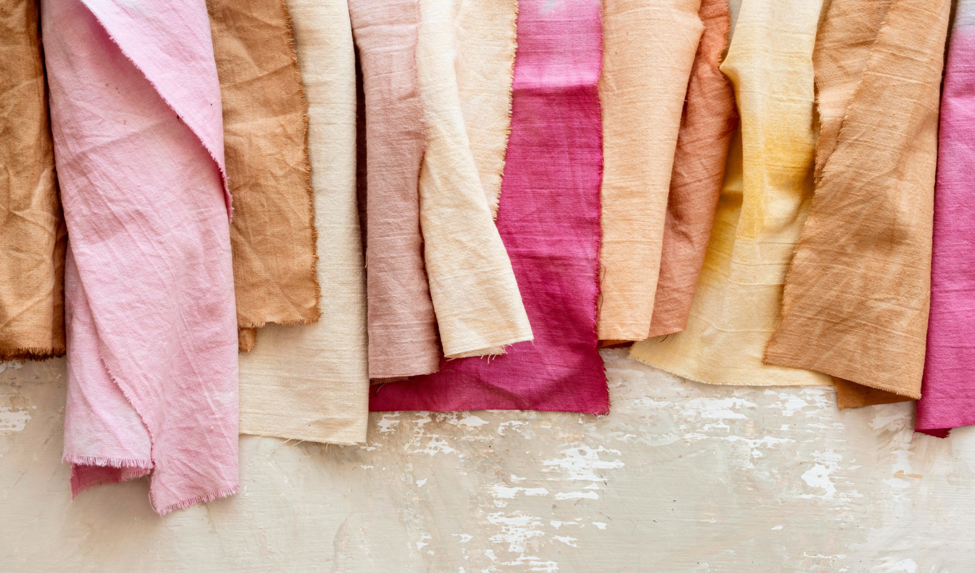Natural vs Blended Linen: Choosing the Right Linen Cloth for You